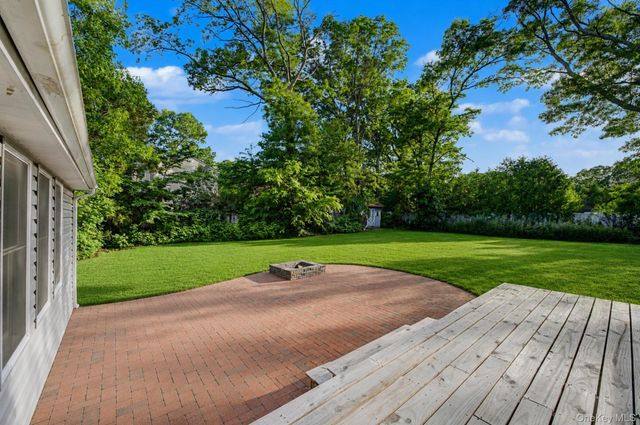 20 Richmond Boulevard, Lake Grove, NY 11755