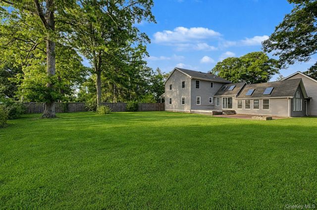 20 Richmond Boulevard, Lake Grove, NY 11755