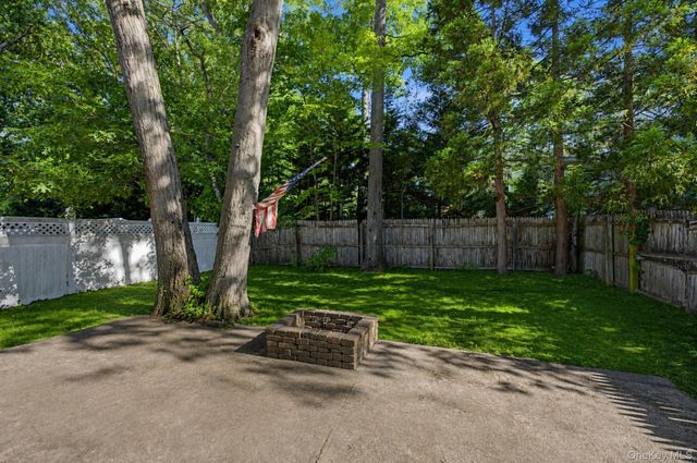 20 Richmond Boulevard, Lake Grove, NY 11755