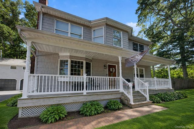 20 Richmond Boulevard, Lake Grove, NY 11755