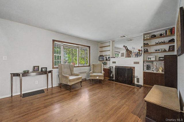 20 Richmond Boulevard, Lake Grove, NY 11755