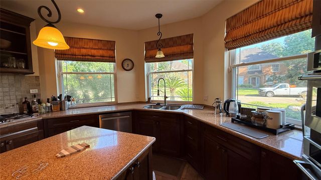 4202 Pebble Beach Drive, League City, TX 77573