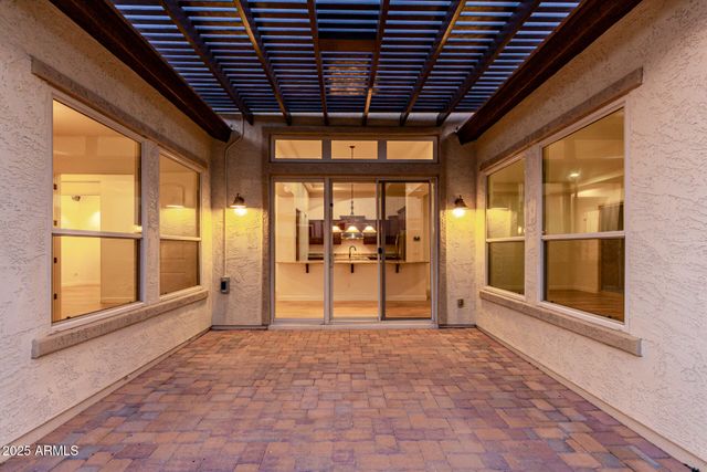 882 E LADDOOS Avenue, Queen Creek, AZ 85140