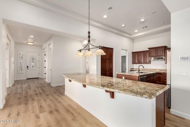 882 E LADDOOS Avenue, Queen Creek, AZ 85140