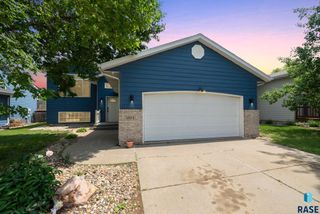 4804 S Galway Ave, Sioux Falls, SD 57106