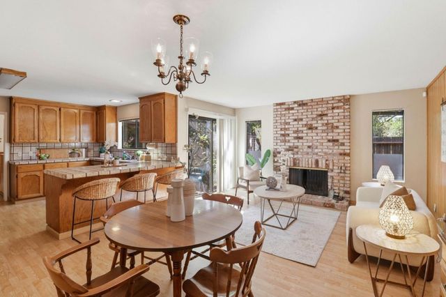 701 Christine Drive, Palo Alto, CA 94303
