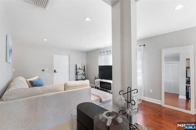 2 Grand 3, Hawthorne, NJ 07506