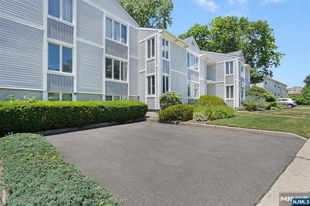 2 Grand 3, Hawthorne, NJ 07506