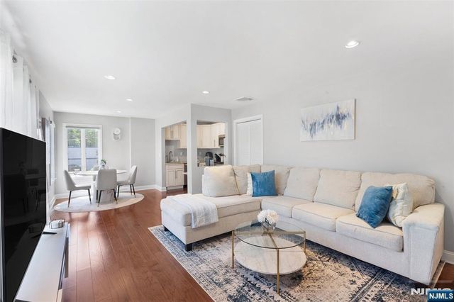2 Grand 3, Hawthorne, NJ 07506