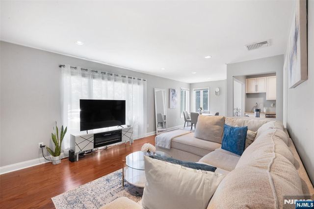 2 Grand 3, Hawthorne, NJ 07506