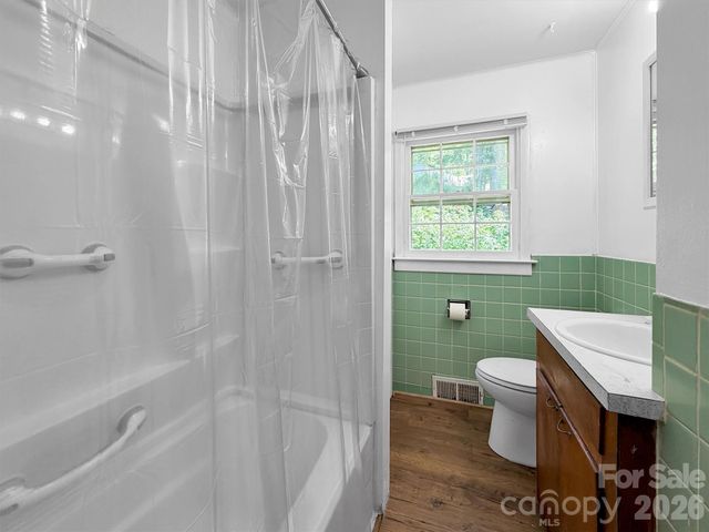 70 Iris Lane, Canton, NC 28716