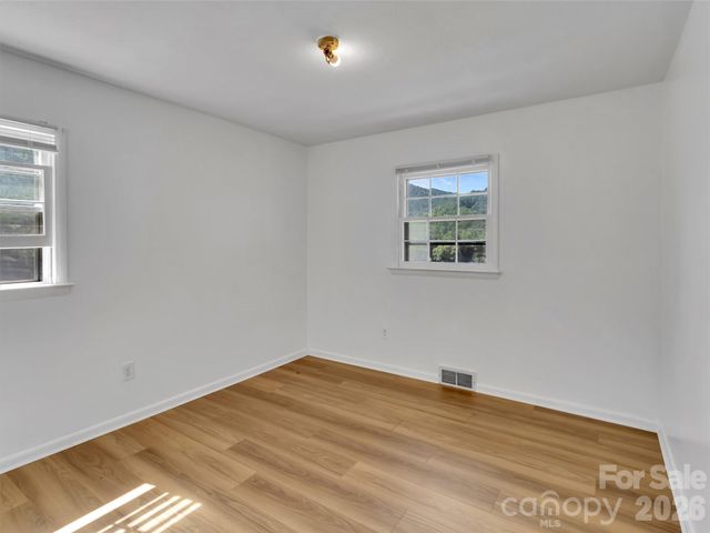 70 Iris Lane, Canton, NC 28716