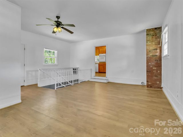 70 Iris Lane, Canton, NC 28716