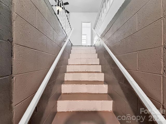 70 Iris Lane, Canton, NC 28716
