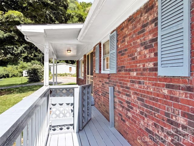 70 Iris Lane, Canton, NC 28716