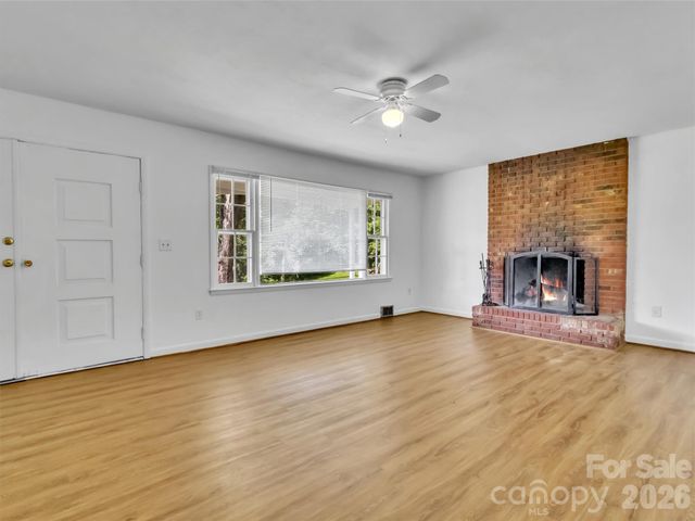 70 Iris Lane, Canton, NC 28716