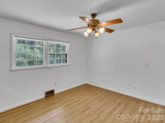 70 Iris Lane, Canton, NC 28716