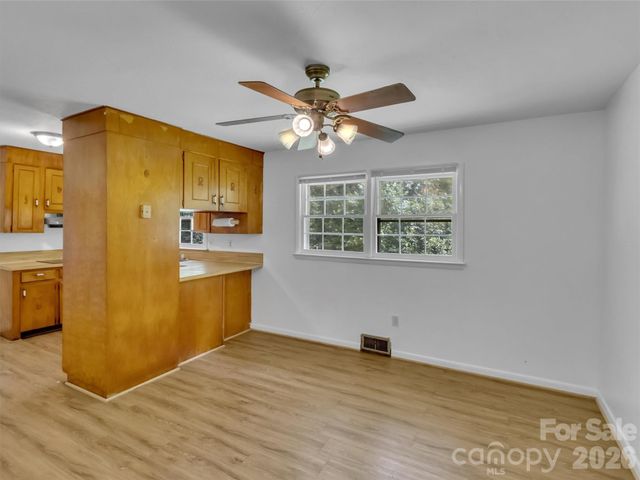 70 Iris Lane, Canton, NC 28716