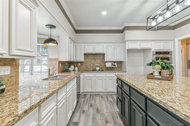 2021 Sandy Coast Circle, League City, TX 77573