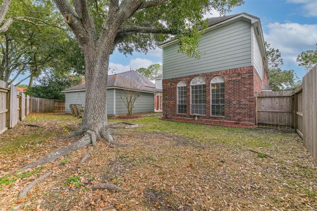 2021 Sandy Coast Circle, League City, TX 77573