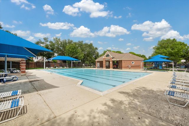 2021 Sandy Coast Circle, League City, TX 77573