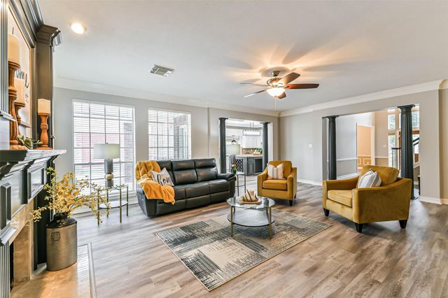 2021 Sandy Coast Circle, League City, TX 77573