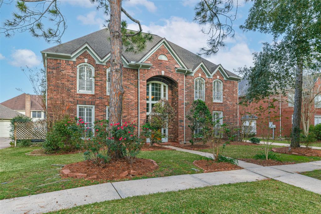 2021 Sandy Coast Circle, League City, TX 77573