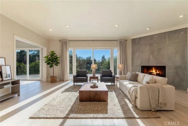 4918 Calvin Avenue, Tarzana, CA 91356