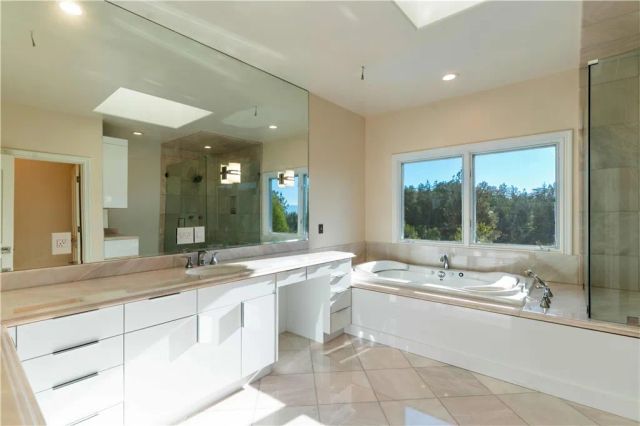 4918 Calvin Avenue, Tarzana, CA 91356