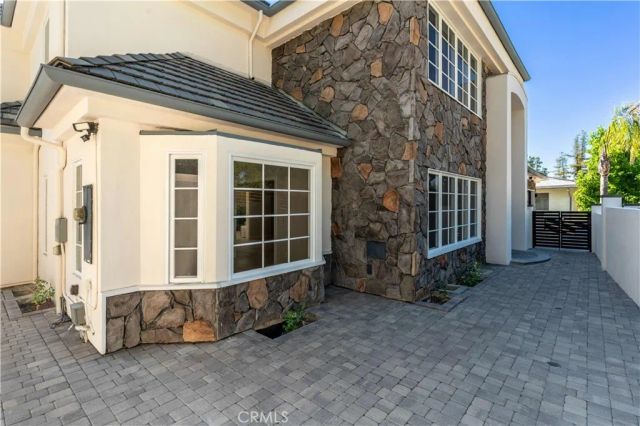 4918 Calvin Avenue, Tarzana, CA 91356