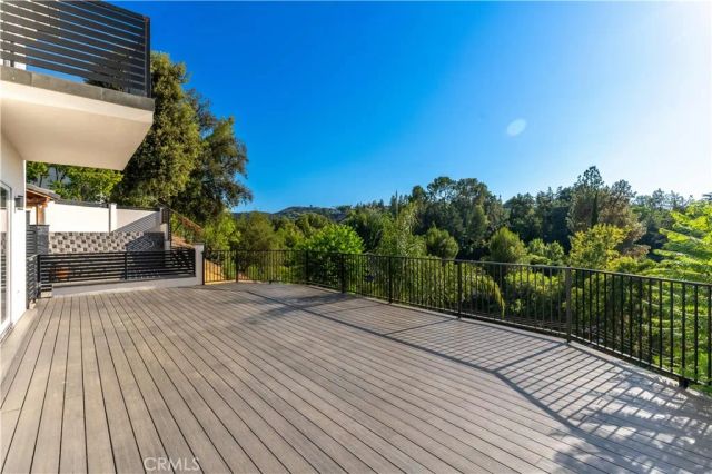 4918 Calvin Avenue, Tarzana, CA 91356