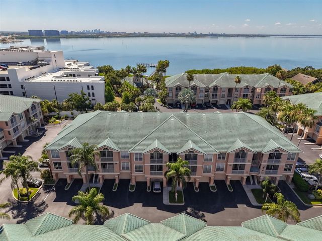 3312 BAY CLUB CIRCLE 3212, Tampa, FL 33607