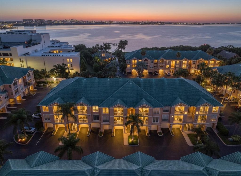3312 BAY CLUB CIRCLE 3212, Tampa, FL 33607