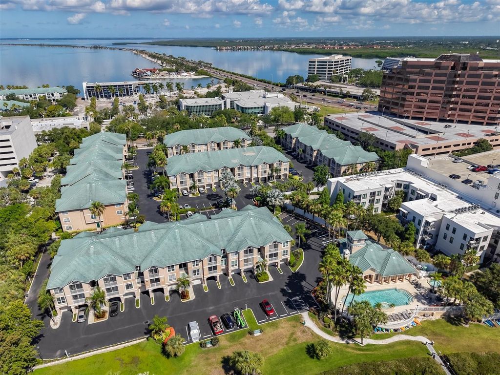 Image 40 of property listing at 3312 BAY CLUB CIRCLE 3212, Tampa, FL 33607