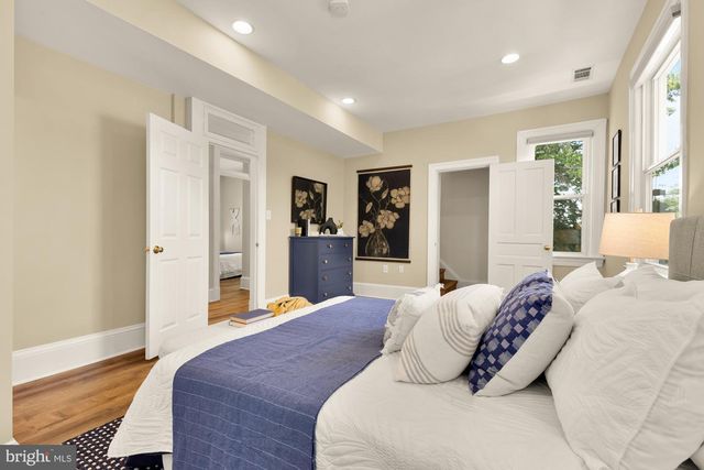 1231 FRANKLIN ST NE, Washington, DC 20017