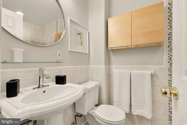 1231 FRANKLIN ST NE, Washington, DC 20017