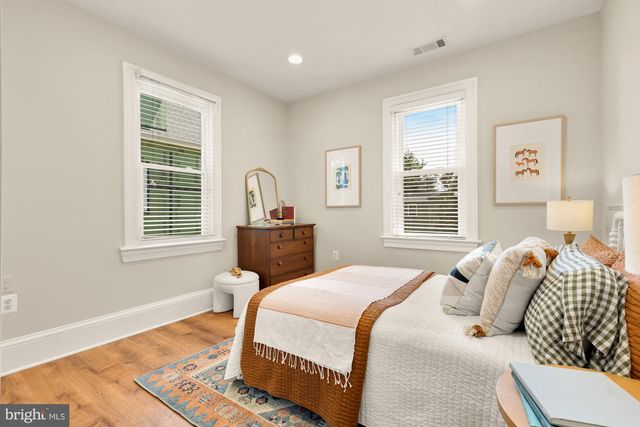 1231 FRANKLIN ST NE, Washington, DC 20017