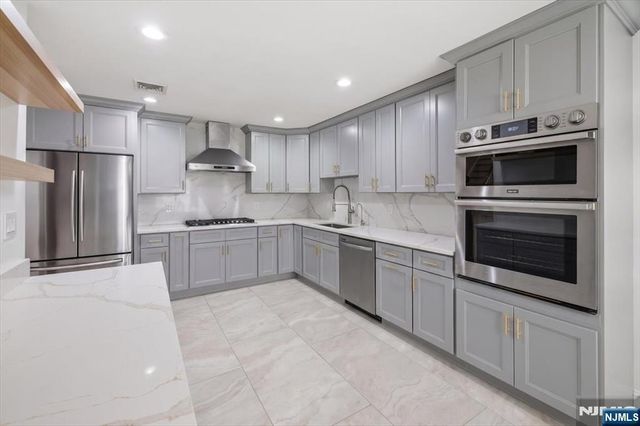 220 Cliff Street B, Cliffside Park, NJ 07010