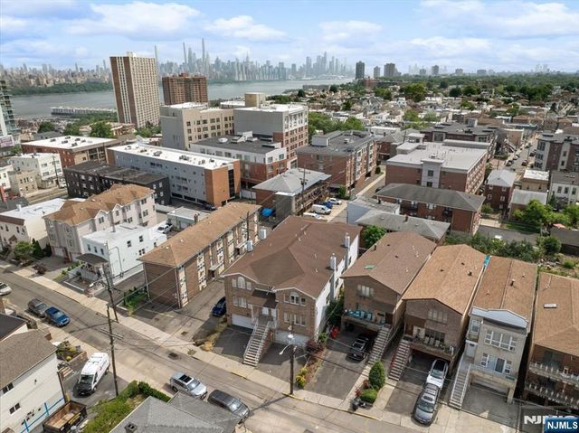 220 Cliff Street B, Cliffside Park, NJ 07010