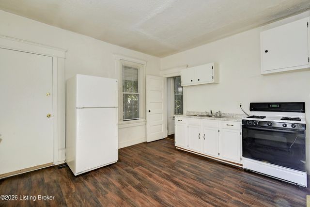 3026 Grand Ave, Louisville, KY 40211