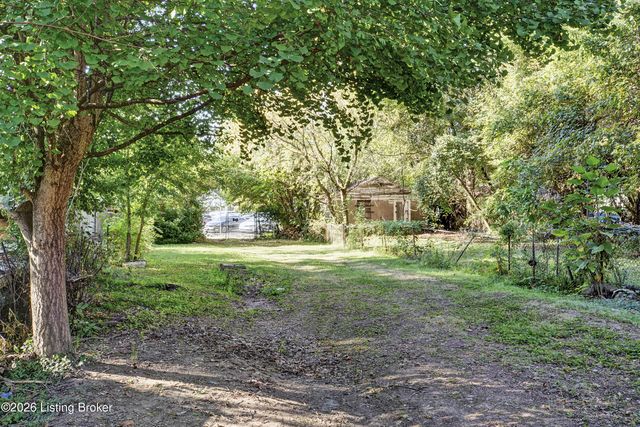 3026 Grand Ave, Louisville, KY 40211