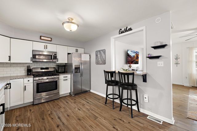 826 Hazelton Avenue, Lanoka Harbor, NJ 08734