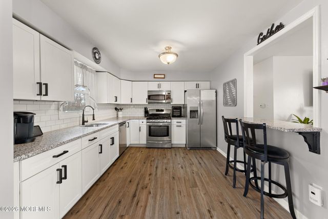 826 Hazelton Avenue, Lanoka Harbor, NJ 08734