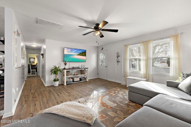 826 Hazelton Avenue, Lanoka Harbor, NJ 08734