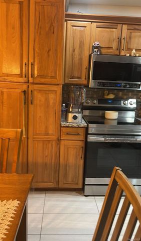 152 Dogwood Road, Mastic Beach, NY 11951