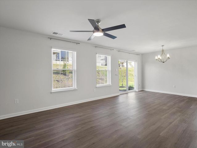 387 AYLESBURY LN, Martinsburg, WV 25403