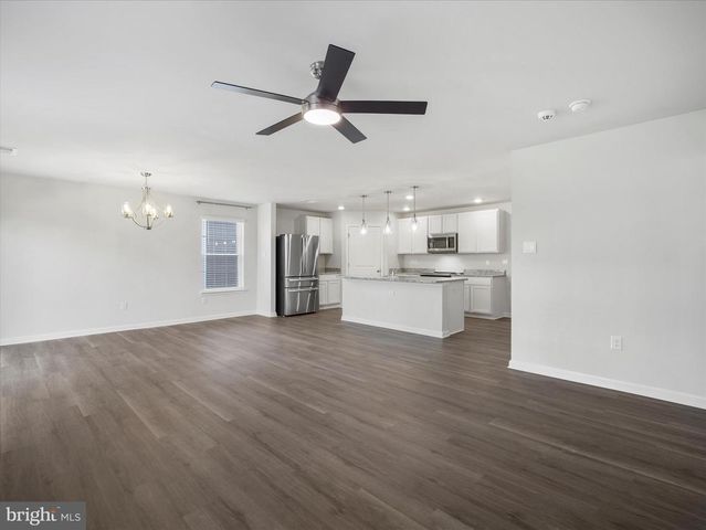 387 AYLESBURY LN, Martinsburg, WV 25403