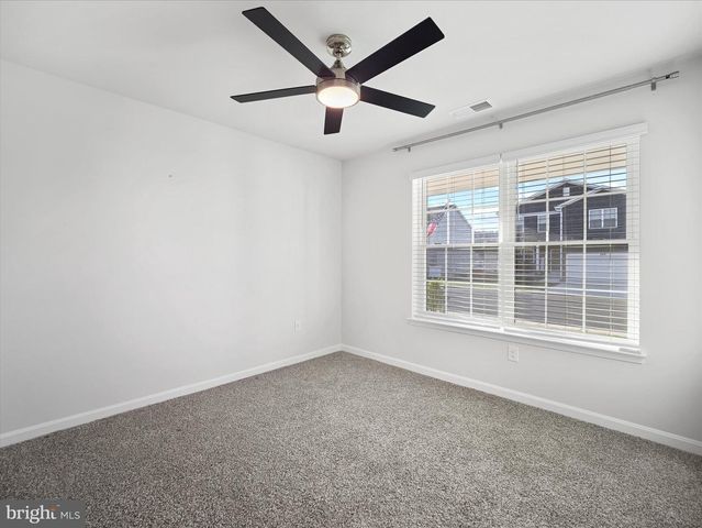 387 AYLESBURY LN, Martinsburg, WV 25403