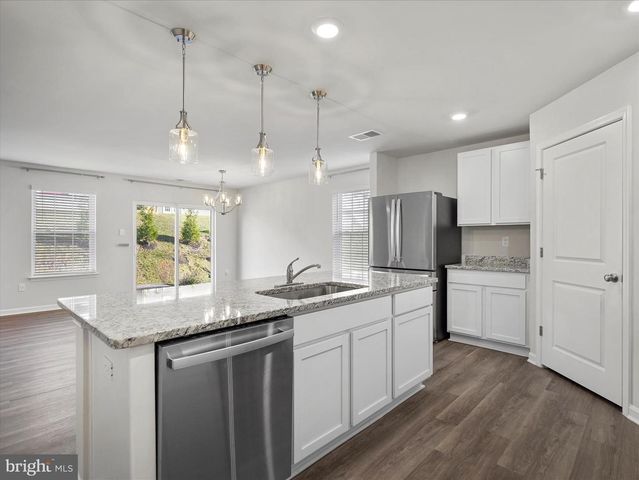 387 AYLESBURY LN, Martinsburg, WV 25403