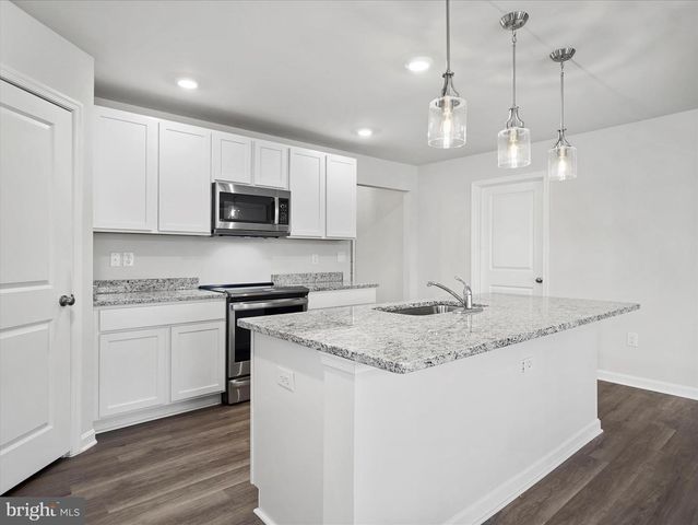 387 AYLESBURY LN, Martinsburg, WV 25403